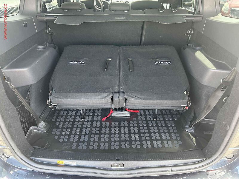 Dacia Lodgy (2021) 1.5DCi, 1.maj,ČR, Navi, AC - fotka 7 z 19