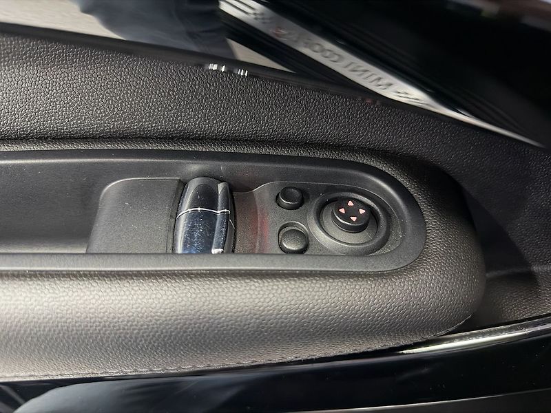 Mini Cooper 2.0 SD ALL4, NAVIGACE, HARMAN& - fotka 17 z 18