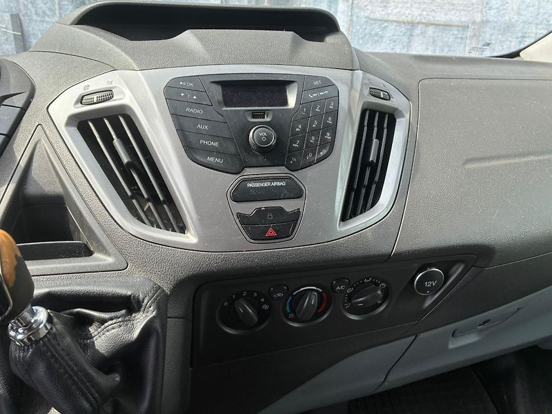 Ford Transit Custom (2014) 2.2TDCi, 92KW, 6 MÍST - fotka 15 z 25
