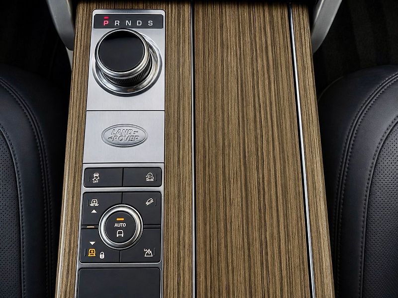 Land Rover Range Rover 4.4 SDV8 VOGUE, PANORAMA, VZDU - fotka 24 z 32