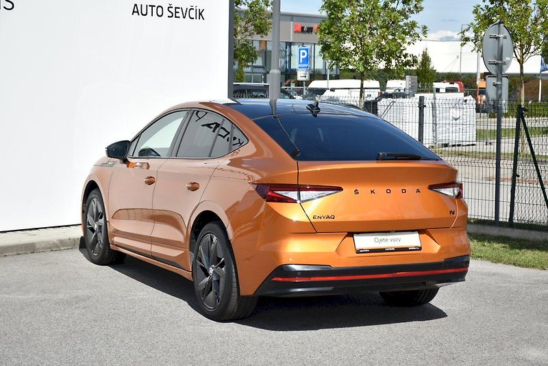 Škoda Enyaq (2023) 80 RS 220kW 4x4 - fotka 11 z 35