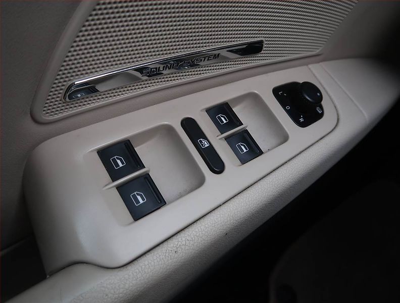Škoda Superb (2011) 2.0 TDI, Automat, Xenony - fotka 18 z 18