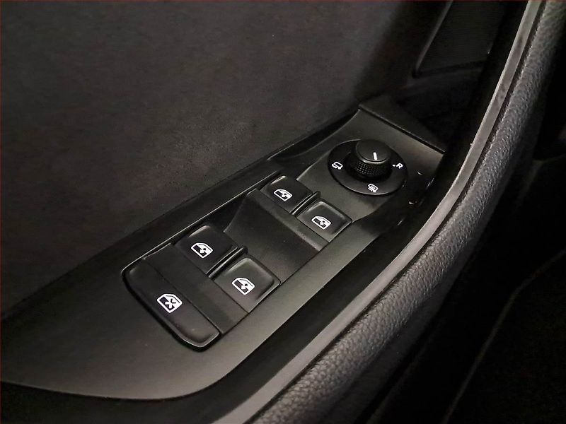 Škoda Superb (2017) Ambition Plus 2.0 TDI 4x4 - fotka 18 z 22