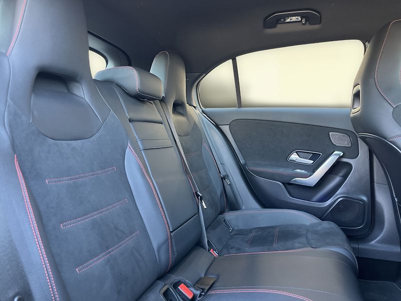 Mercedes-Benz Třídy A 200 d AMG Style Edition - fotka 17 z 17