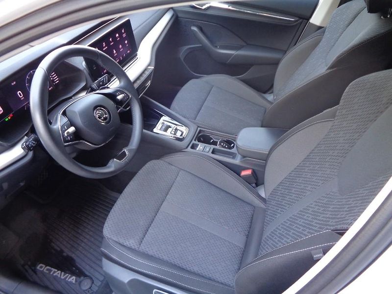 Škoda Octavia Combi IV 2.0 TDI DSG STYLE  11 - fotka 10 z 29