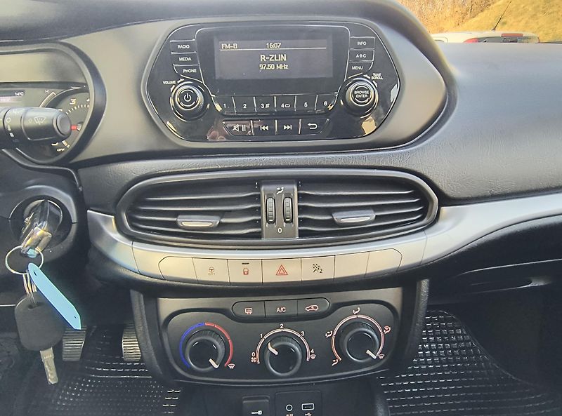 Fiat Tipo (2018) II 1.4 EASY/AC/TEMPOMAT/PDC/PC - fotka 38 z 49