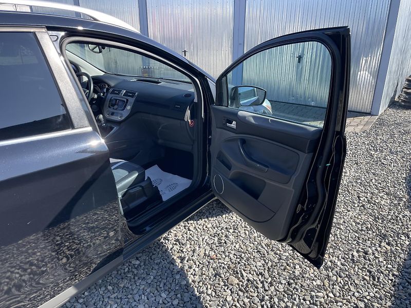 Ford Kuga 2.0TDC-i 4x4 135PS TITANIUM!!! - fotka 156 z 189