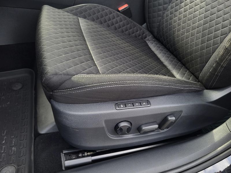 Škoda Superb 2.0 TSI 162kW DSG STYLE+ - fotka 31 z 48