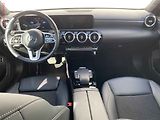 Mercedes-Benz Třídy A (2022) 1.3 CGi A 180, ČR, AT, LED - náhled 8