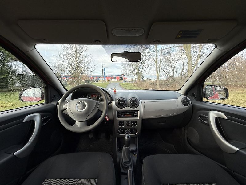 Dacia Sandero (2009) 1.2 16V 55kw - fotka 9 z 14