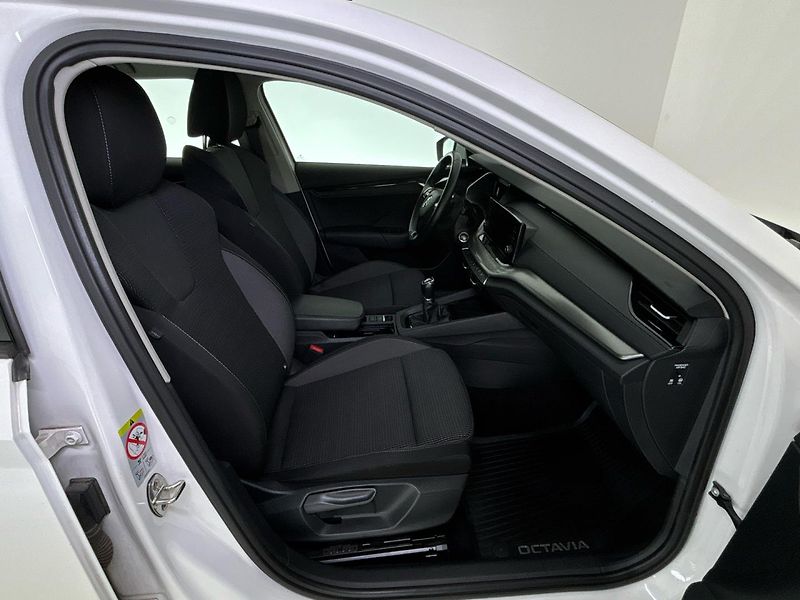 Škoda Octavia Ambition - fotka 9 z 26