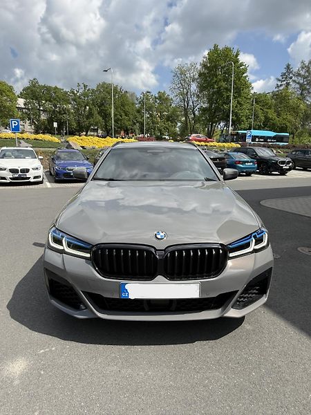 BMW Řada 5 (2022) BMW 540i xDrive Touring Mpaket - fotka 2 z 19