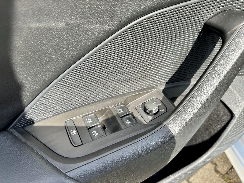 Škoda Octavia (2023) 2.0 TDI 85kW Style Combi - fotka 9 z 28
