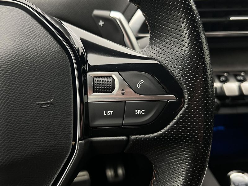 Peugeot 5008 GT 1.6 PURETECH AUT 7 MÍST - fotka 26 z 47