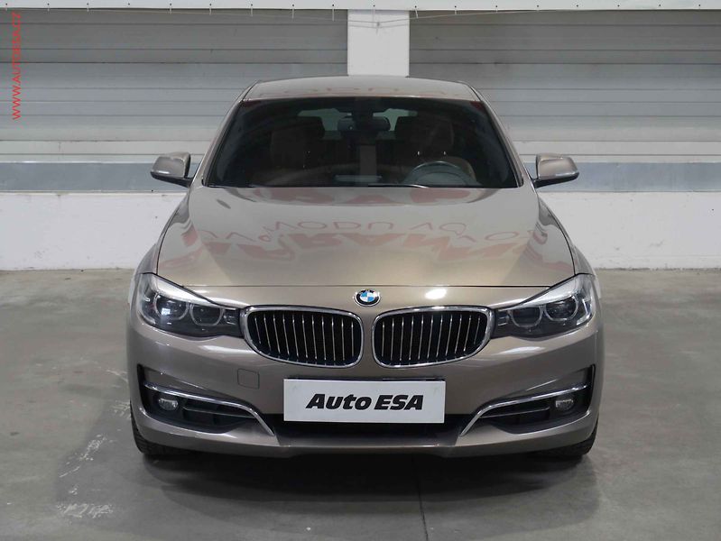 BMW Řada 3 (2016) 2.0 TDI GT, AT, LED, kůže - fotka 2 z 23