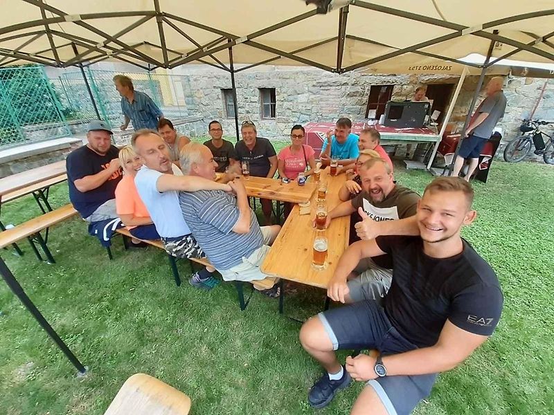 Do Hříškova dorazil na jubilejní veteránský sraz rekordní počet vozidel.