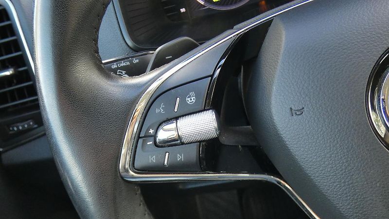Škoda Karoq 2.0 TDI 110 kW Style 4x4 DSG - fotka 11 z 22