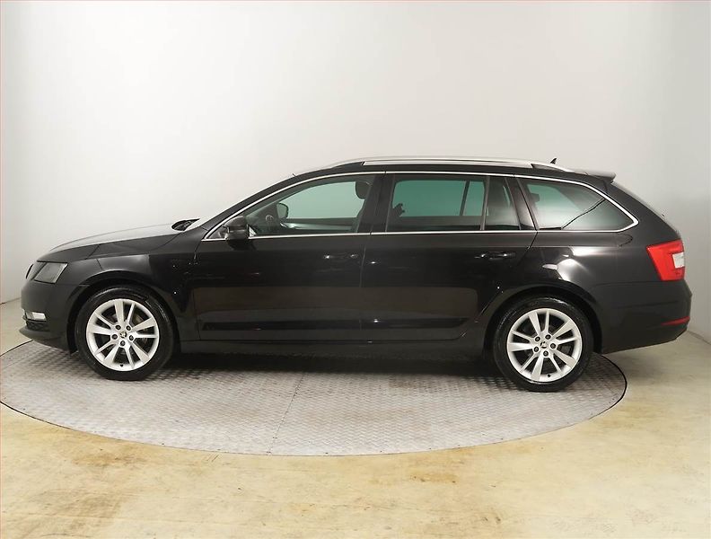 Škoda Octavia (2020) 1.5 TSI, Automat, Kůže, Navi - fotka 3 z 21