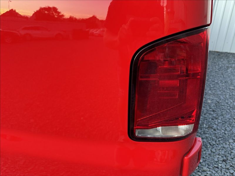 Volkswagen Transporter 2,0 TDI DSG LONG DPH 1.maj ČR - fotka 23 z 50