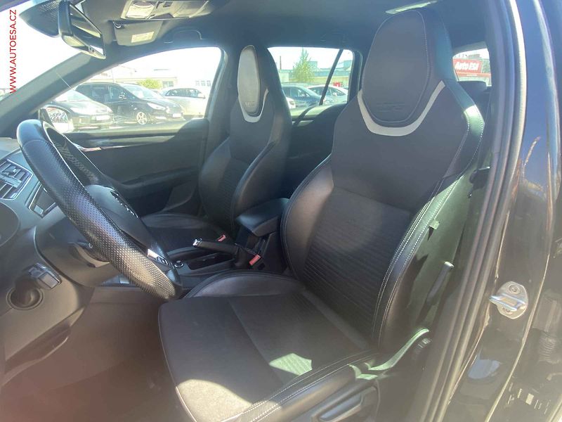 Škoda Octavia (2017) 2.0 TDi, RS, DSG, bixen, navi - fotka 10 z 18