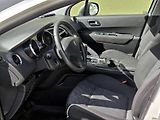 Peugeot 3008 HDi 120kW A/T *SERV.KNÍŽKA     - náhled 26