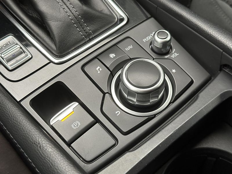 Mazda 3 2,0 Skyactiv-G 88kW Aut. Revol - fotka 23 z 30