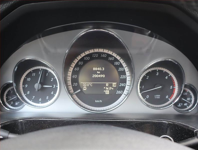 Mercedes-Benz Třídy E (2011) Avantgarde E 350 CDI 4MATIC - fotka 11 z 17