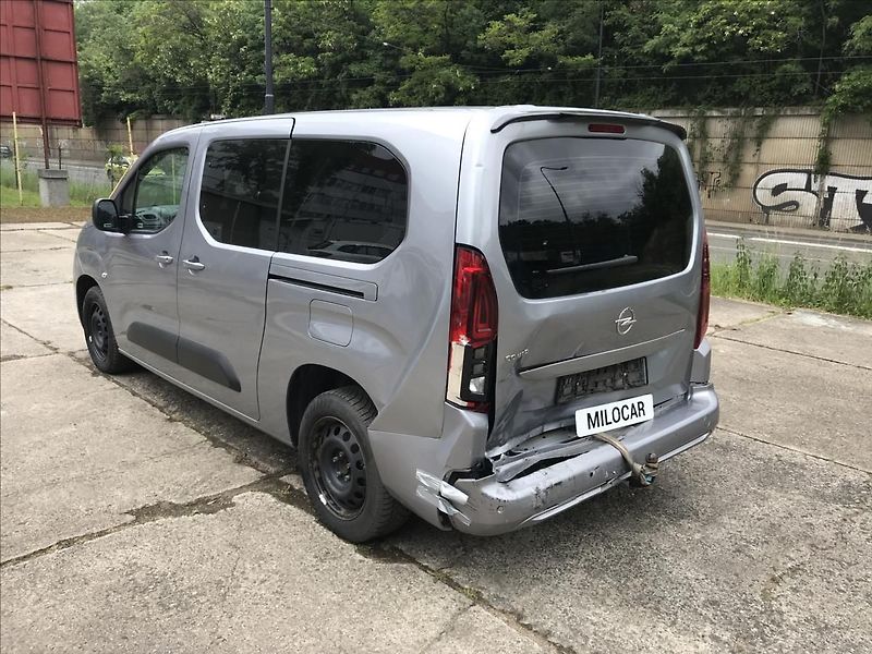 Opel Combo LIFE LONG 1.2T 81 KW 5 míst - fotka 4 z 16