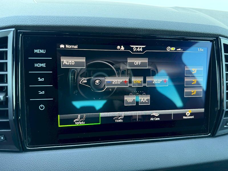 Škoda Karoq (2024) 2.0 TSI 140kW 4x4 SportLine - fotka 22 z 35