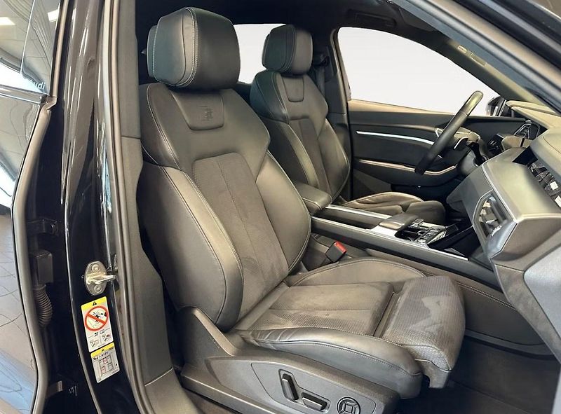 Audi Q8 e-tron 55 Sportback Q 360 Matrix Pano - fotka 14 z 24