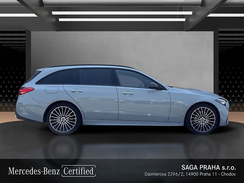 Mercedes-Benz Třídy C C-Třída 220 d 4MATIC kombi AMG - fotka 3 z 18