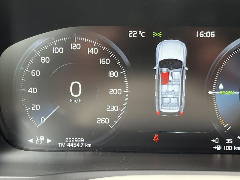 Volvo XC90 (2016) T8 AWD TWIN-ENGINE INSCRIPTION - fotka 27 z 47