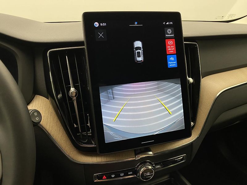 Volvo XC60 T6 AWD RECHARGE DARK PLUS CZ - fotka 59 z 62