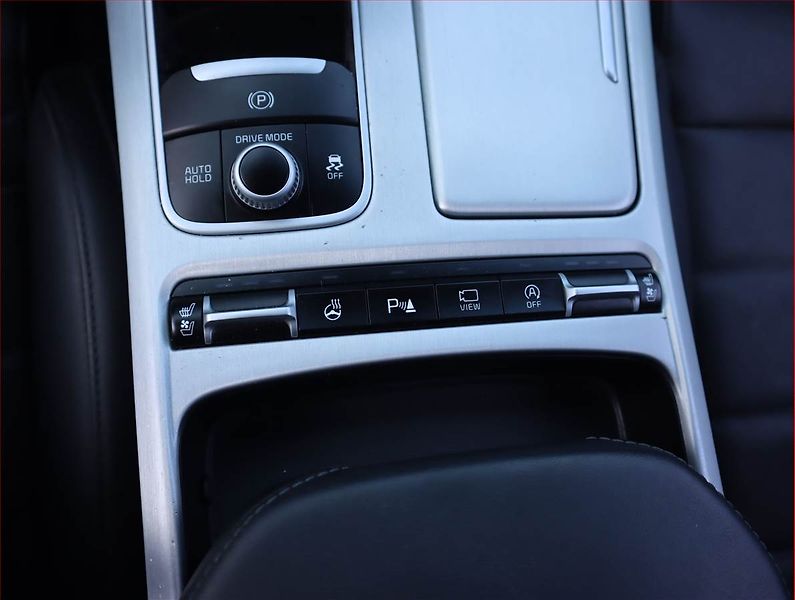 Kia Stinger (2019) 2.0 T-GDI, Automat, Kůže, Navi - fotka 17 z 23