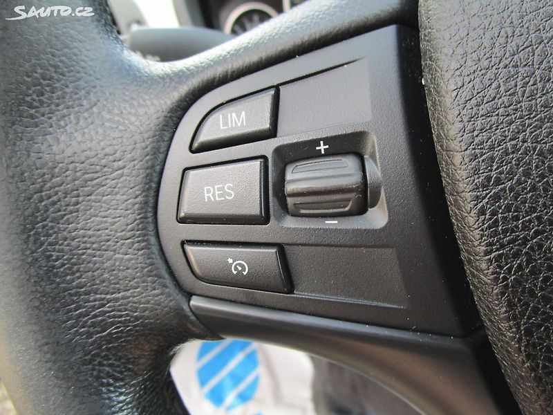 BMW Řada 3 318d-xDrive-4x4-2,0D-110KW-Fac - fotka 26 z 44