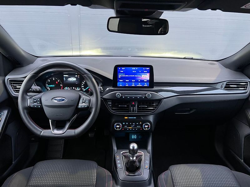 Ford Focus (2021) 1.5 TDCI ST-LINE - fotka 21 z 46