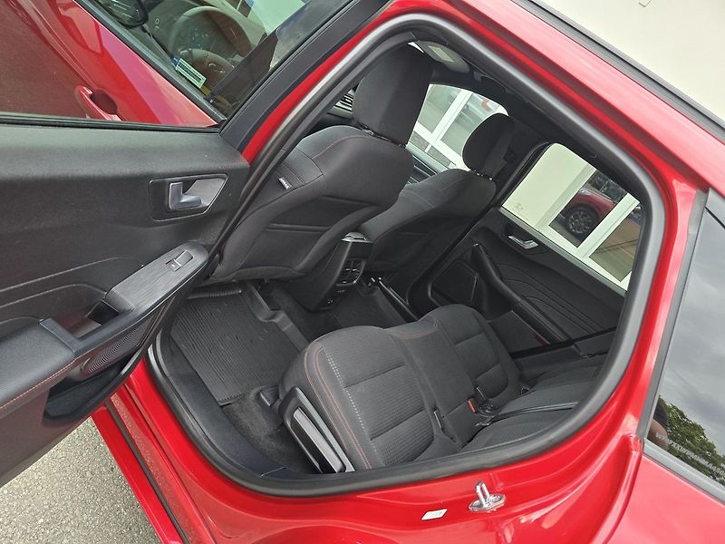 Ford Kuga 140kW 4x4 AWD ST-LINE -DPH - fotka 35 z 43