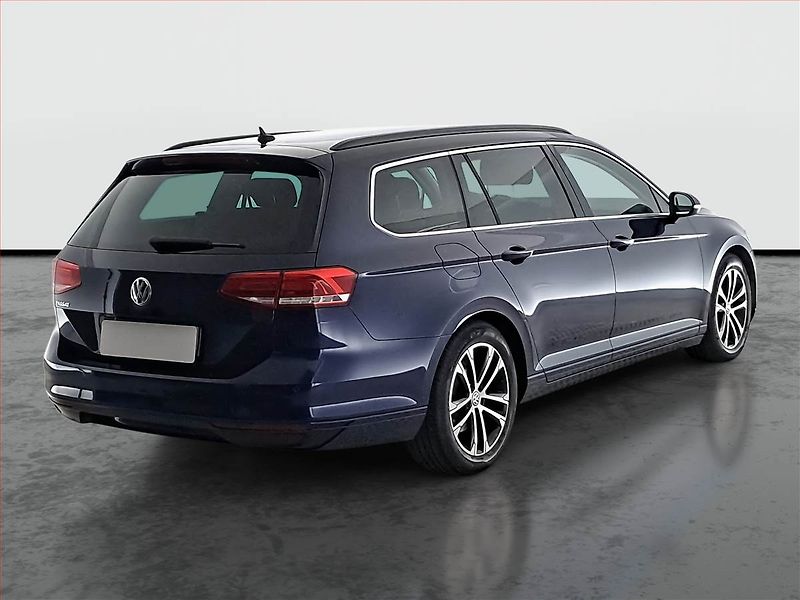 Volkswagen Passat (2018) 2.0 TDI, Automat, Navi - fotka 5 z 17