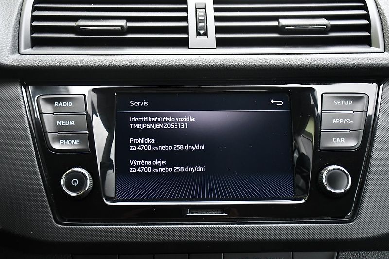 Škoda Fabia 1.0TSi 70kW AMBITION 1M ČR - fotka 28 z 33