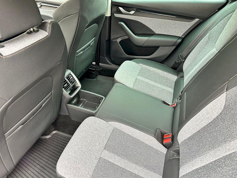 Škoda Octavia (2025) 1.5 TSI 110kW MHEV Top Selecti - fotka 19 z 24