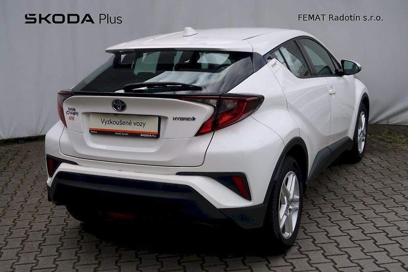 Toyota C-HR (2022) 1,8 Hybrid 90kW e-CVT Comfort - fotka 26 z 34