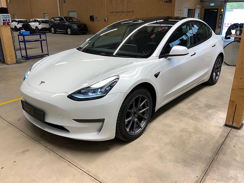 Tesla Model 3 STANDART RANGE 239w SOH 95,0% - fotografie inzerátu