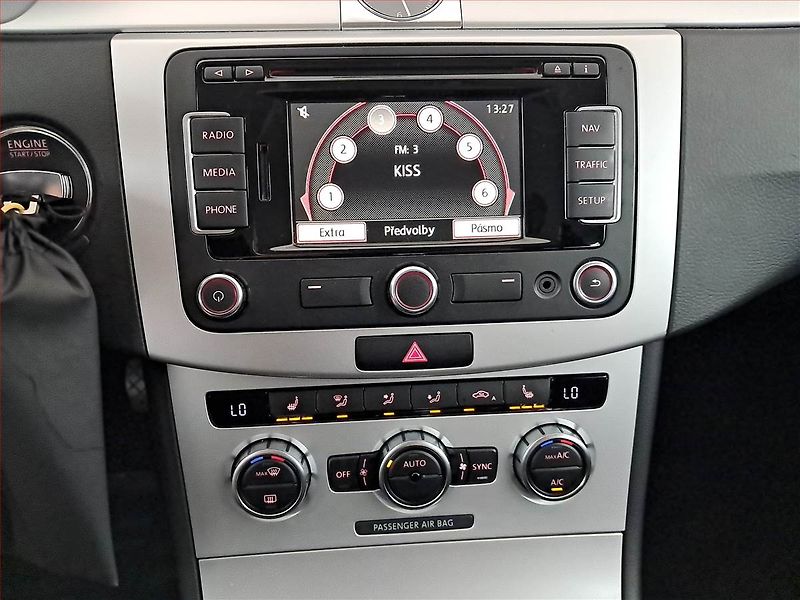 Volkswagen Passat (2014) 1.6 TDI, Navi, Tempomat - fotka 12 z 14