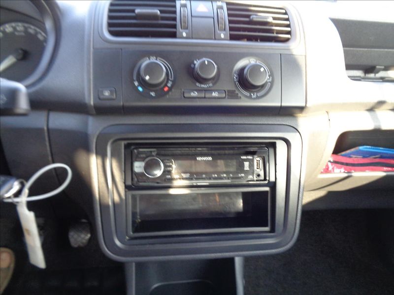 Škoda Roomster 1,2   HTP 51kw - fotka 12 z 14