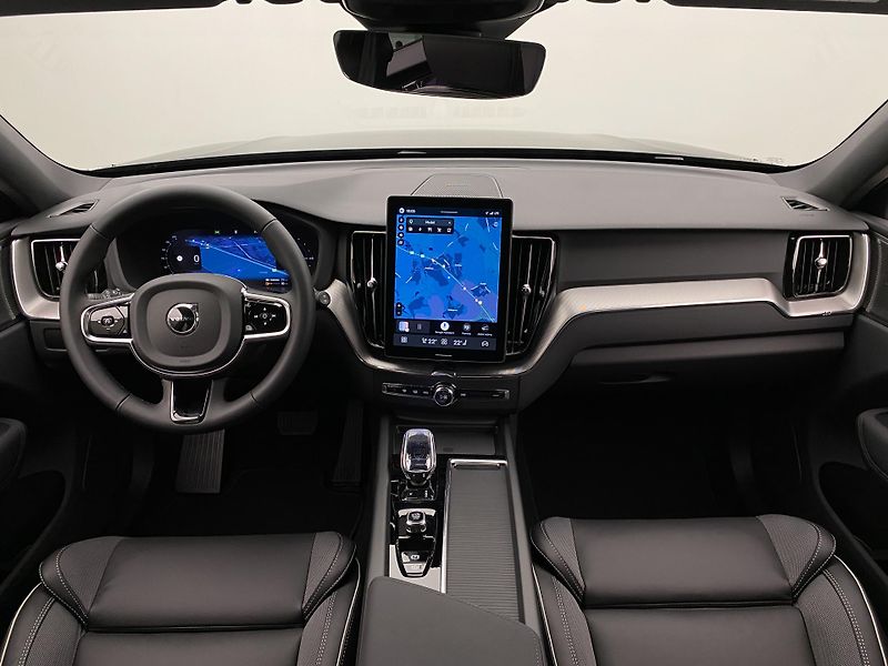 Volvo XC60 (2026) T6 AWD AUT PLUS BLACK EDITION - fotka 2 z 62