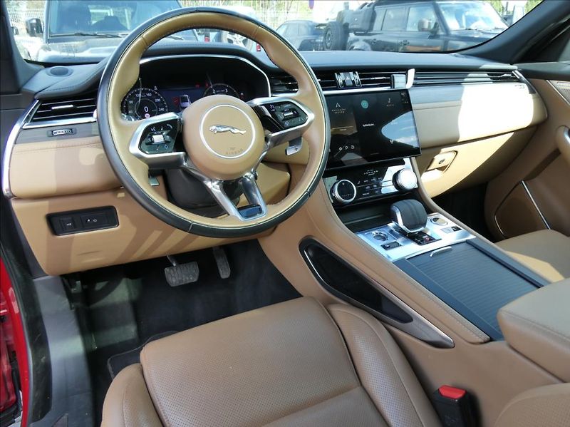 Jaguar F-Pace 2,0 D200 SE,1.maj,ČR,DPH,Pano - fotka 11 z 40