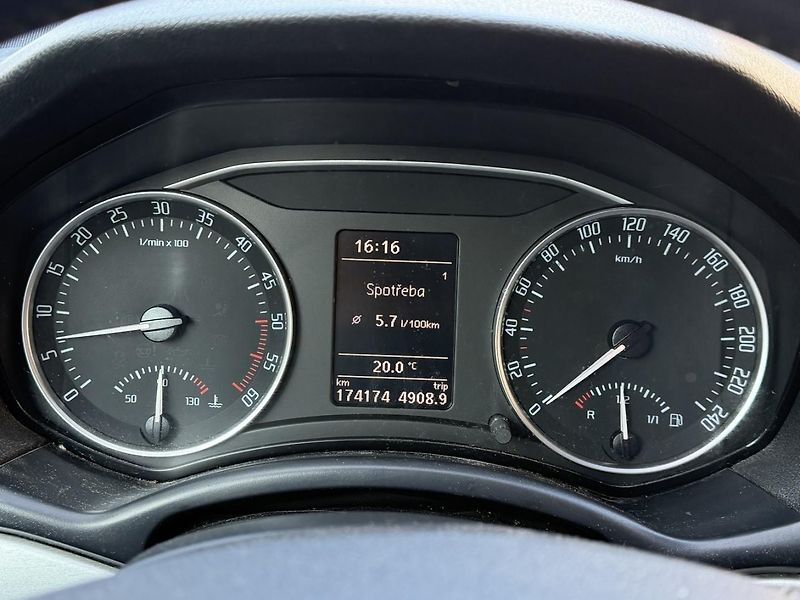 Škoda Octavia (2011) 2.0TDi Scout 103kW 4x4  - fotka 8 z 10