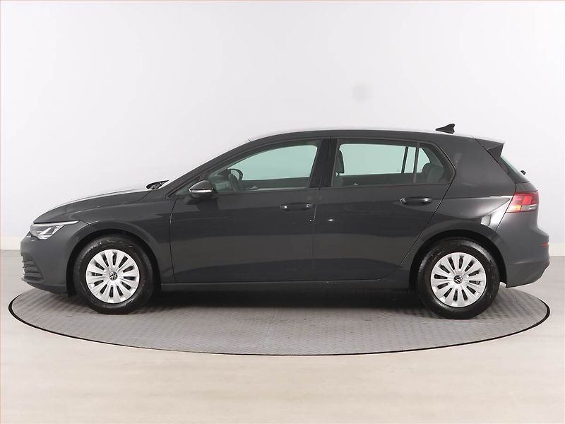 Volkswagen Golf (2020) Life 1.0 TSI, Serv.kniha - fotka 3 z 12