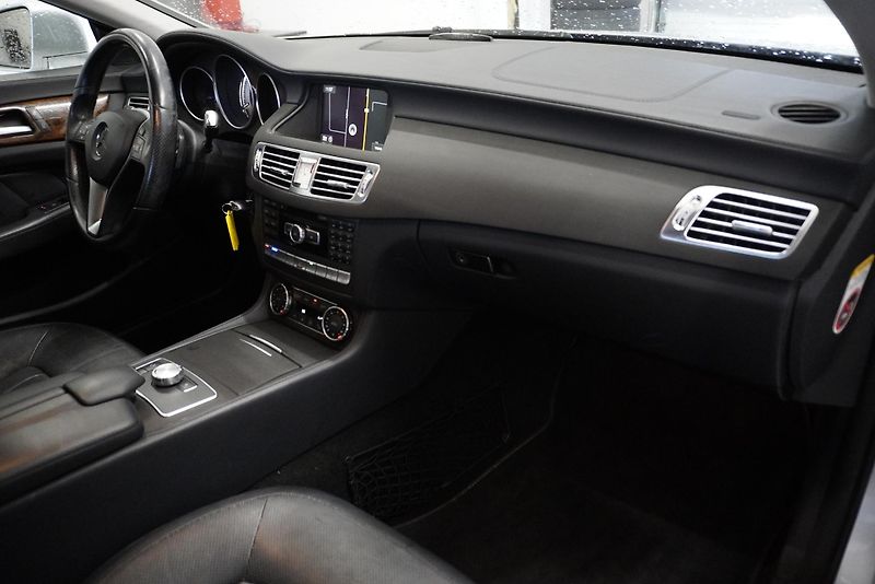 Mercedes-Benz CLS 350 CDI 225 kW - fotka 23 z 26