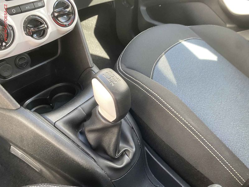 Peugeot 208 (2017) 1.2 PT, AC, tempo - fotka 16 z 16